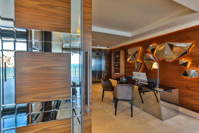 Imagen de los interiores del Hotel California by Aycon. Foto 15