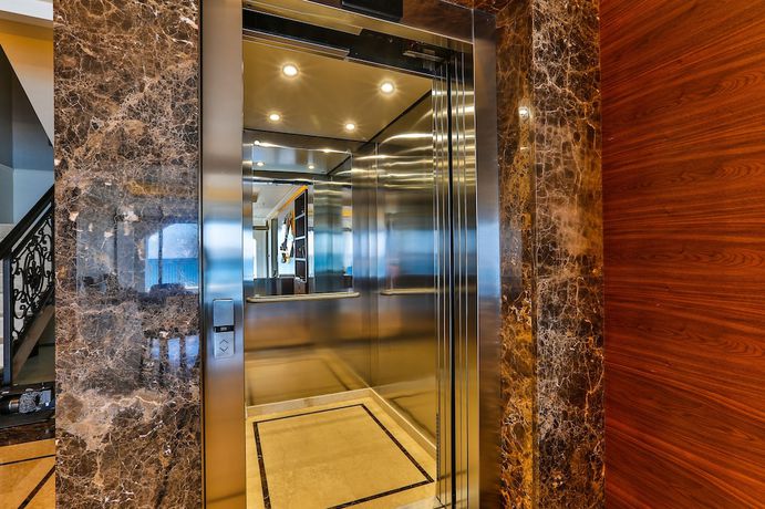 Imagen de los interiores del Hotel California by Aycon. Foto 19