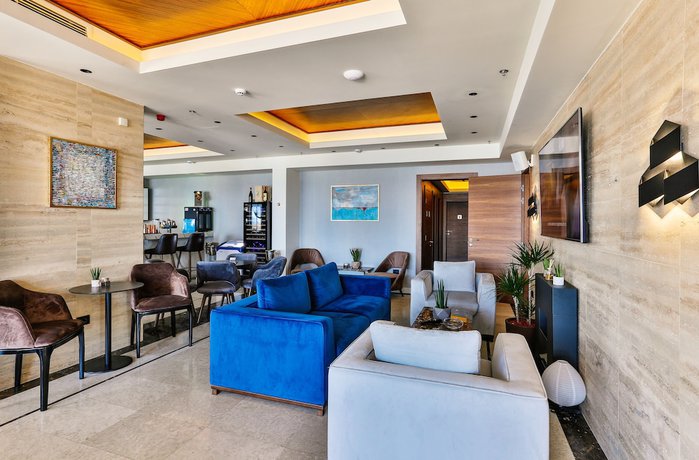 Imagen del bar/restaurante del Hotel California by Aycon. Foto 2