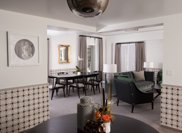 Imagen de los interiores del Hotel Californian. Foto 14