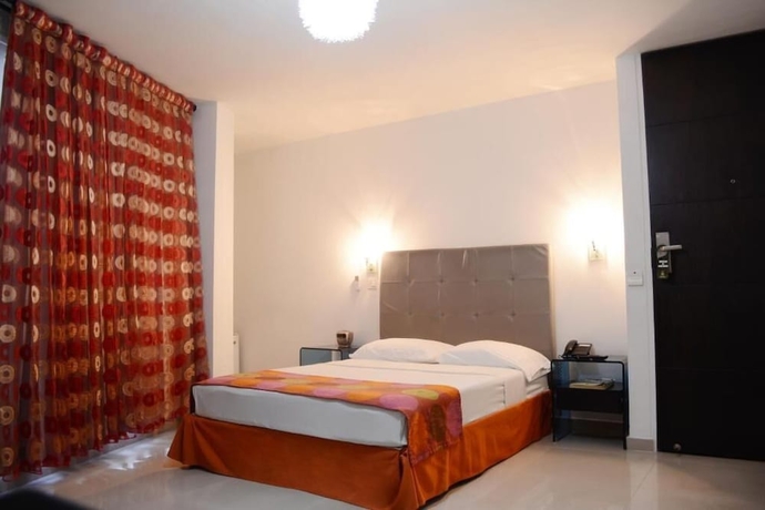 Imagen de la habitación del Hotel Calima Real. Foto 1