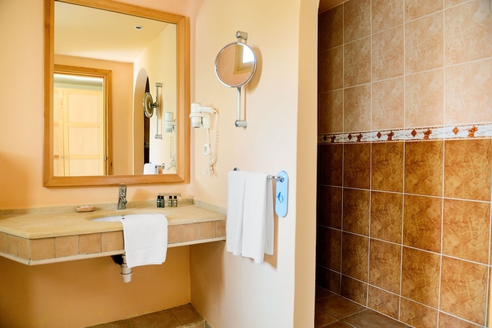 Imagen de la habitación del Hotel Calimera Delfino Beach Resort and Spa - All Inclusive. Foto 5