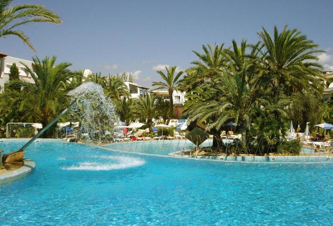 Imagen de la piscina del Hotel Calimera Fido Gardens. Foto 18