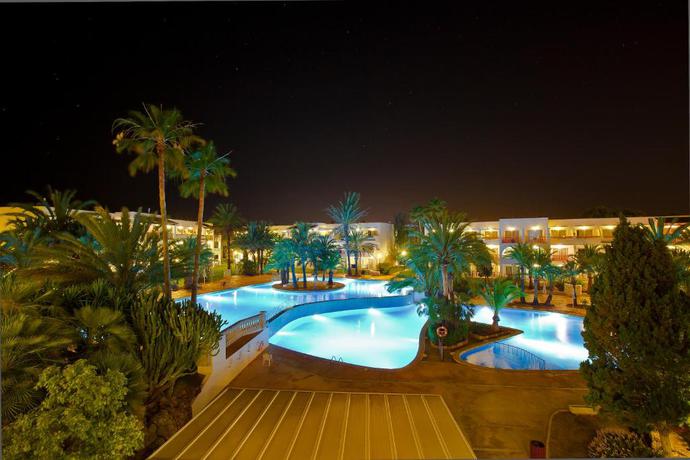 Imagen de los exteriores del Hotel Calimera Fido Gardens. Foto 11