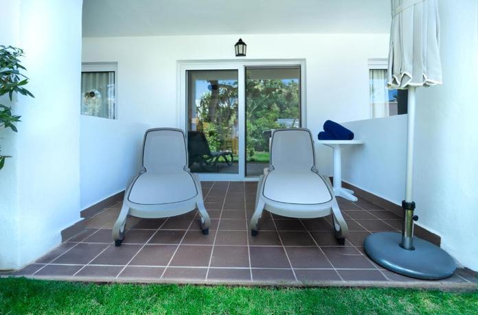 Imagen de los exteriores del Hotel Calimera Fido Gardens. Foto 14