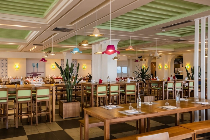 Imagen del bar/restaurante del Hotel Calimera Yati Beach All Inclusive. Foto 2