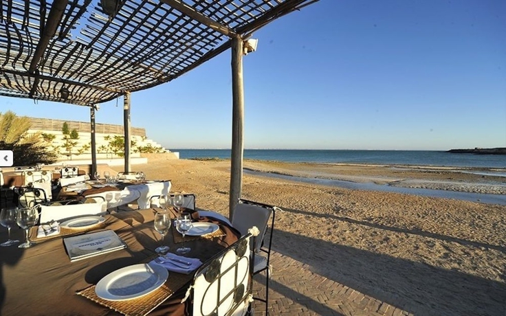 Imagen del bar/restaurante del Hotel Calipau Sahara. Foto 5