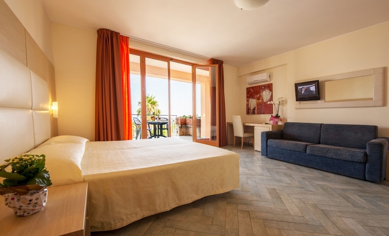 Imagen de la habitación del Hotel Calipso. Foto 4