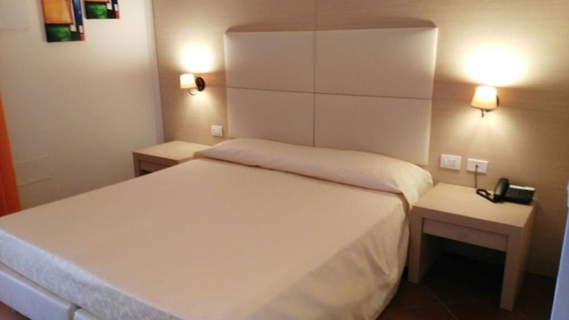 Imagen de la habitación del Hotel Calipso. Foto 5