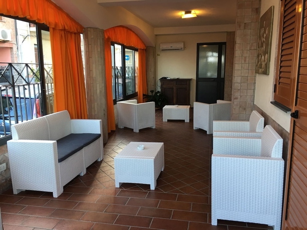 Imagen del bar/restaurante del Hotel Calipso. Foto 2