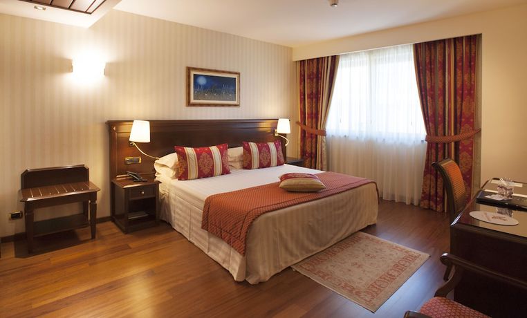 Imagen de la habitación del Hotel Calissano. Foto 9