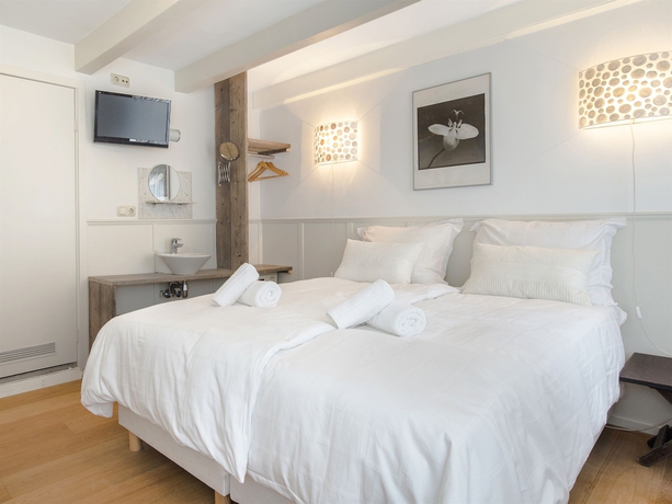 Imagen de la habitación del Hotel Calisto. Foto 6