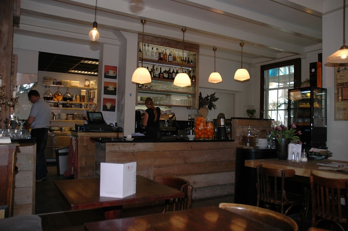 Imagen del bar/restaurante del Hotel Calisto. Foto 2