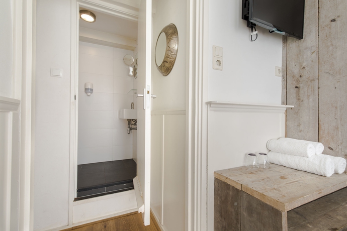 Imagen de la habitación del Hotel Calisto. Foto 12