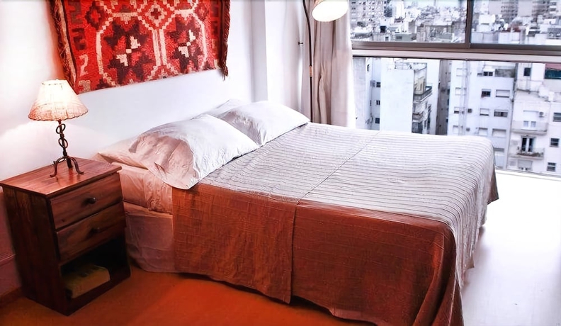 Imagen de la habitación del Hotel Callao Plaza Suites. Foto 11