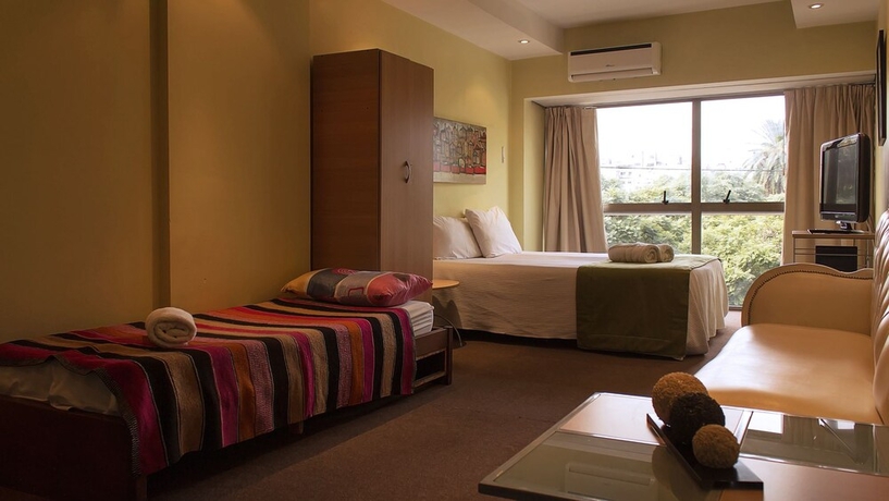 Imagen de la habitación del Hotel Callao Plaza Suites. Foto 16