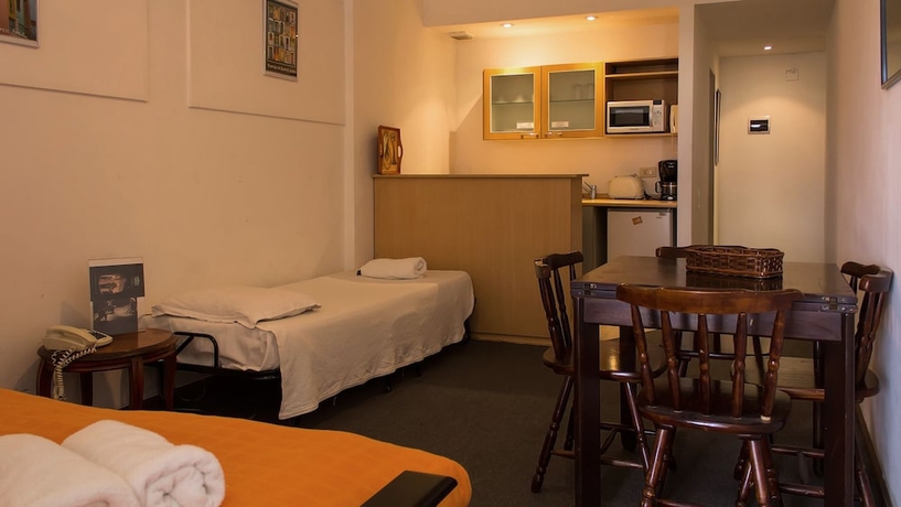 Imagen de la habitación del Hotel Callao Plaza Suites. Foto 18