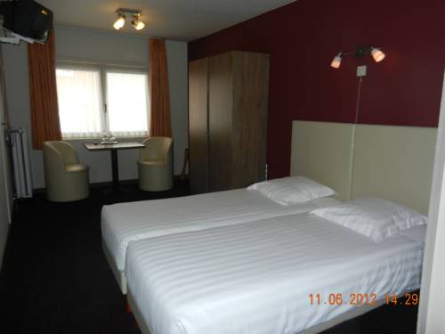 Imagen de la habitación del Hotel Callista. Foto 7