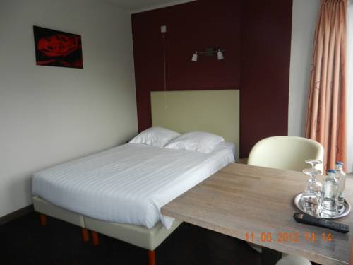 Imagen de la habitación del Hotel Callista. Foto 12