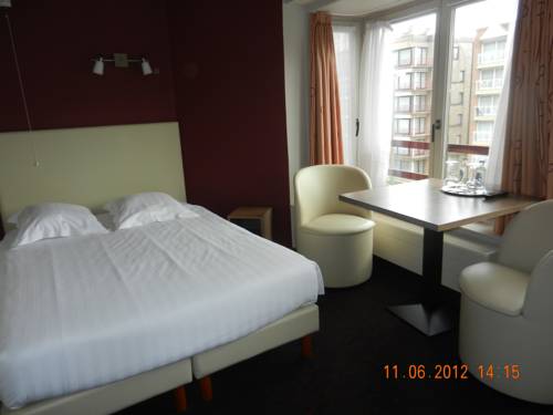 Imagen de la habitación del Hotel Callista. Foto 13