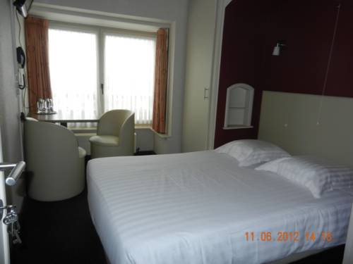 Imagen de la habitación del Hotel Callista. Foto 15