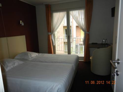 Imagen de la habitación del Hotel Callista. Foto 16