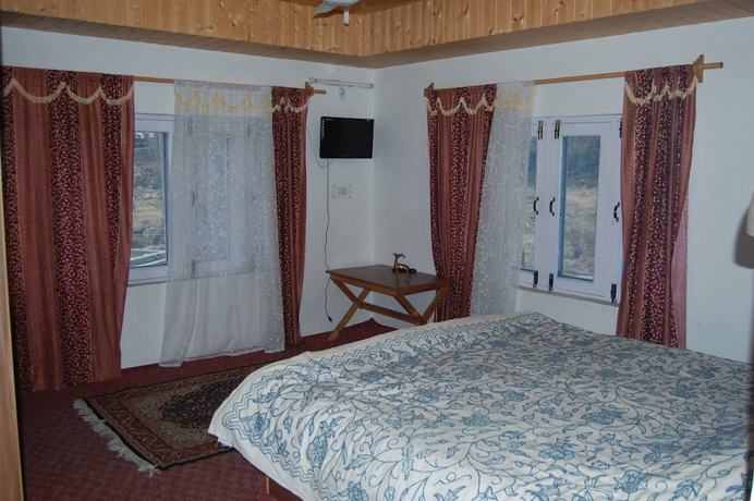 Imagen de los interiores del Hotel Calm Holiday Inn. Foto 17