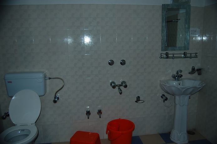 Imagen de la habitación del Hotel Calm Holiday Inn. Foto 7