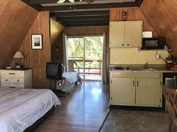 Imagen general del Hotel Calm Waters Cabin Resort. Foto 5