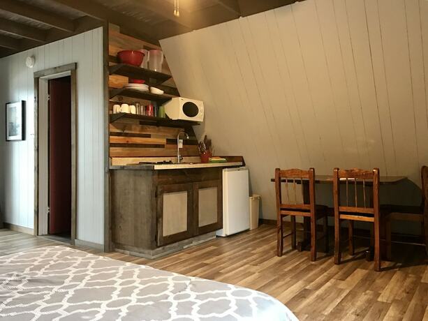 Imagen general del Hotel Calm Waters Cabin Resort. Foto 9