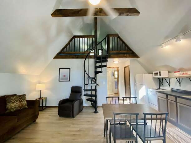 Imagen de la habitación del Hotel Calm Waters Cabin Resort. Foto 19