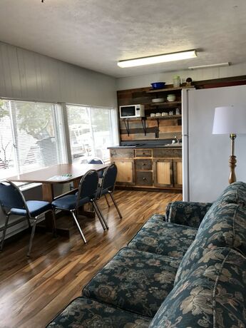 Imagen de la habitación del Hotel Calm Waters Cabin Resort. Foto 20