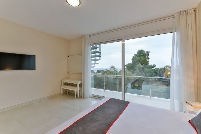 Imagen de la habitación del Hotel Calma Holiday Villas, Playa de Aro. Foto 3