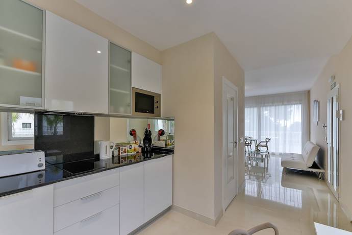 Imagen de la habitación del Hotel Calma Holiday Villas, Playa de Aro. Foto 4