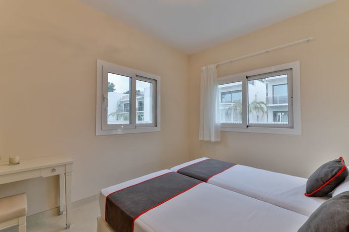 Imagen de la habitación del Hotel Calma Holiday Villas, Playa de Aro. Foto 10
