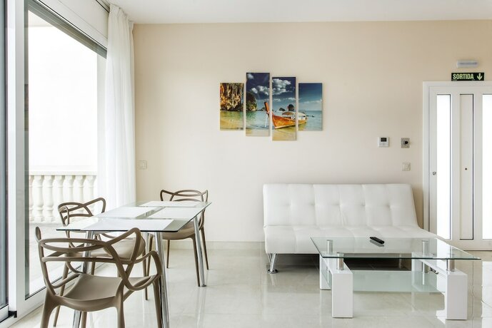 Imagen de la habitación del Hotel Calma Holiday Villas, Playa de Aro. Foto 19