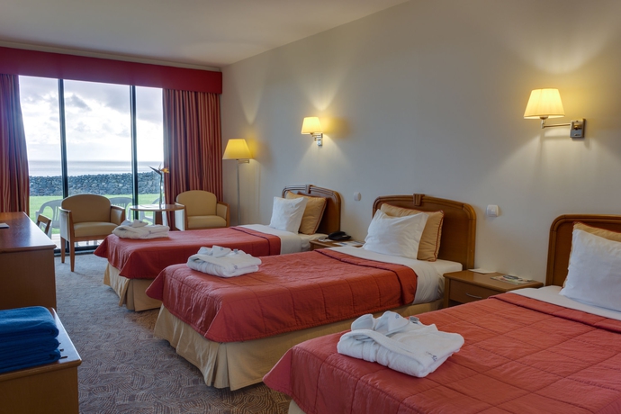 Imagen de la habitación del Hotel Caloura Resort. Foto 5