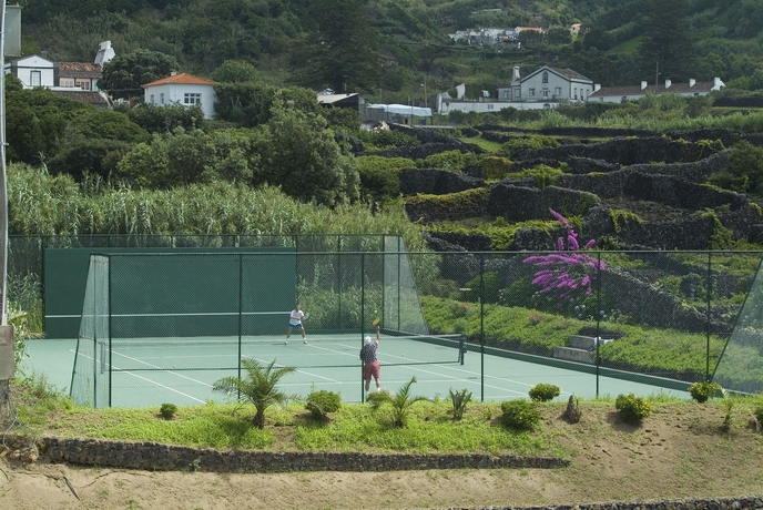 Imagen de los exteriores del Hotel Caloura Resort. Foto 8
