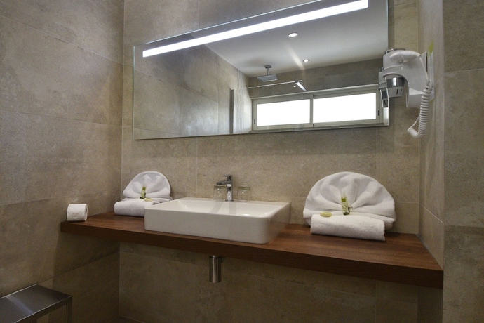 Imagen de la habitación del Hotel Calvi, Calvi. Foto 17