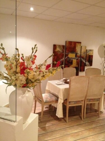 Imagen del bar/restaurante del Hotel Calvi. Foto 3