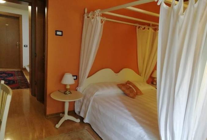 Imagen de la habitación del Hotel Calvi, Vittorio Veneto. Foto 13