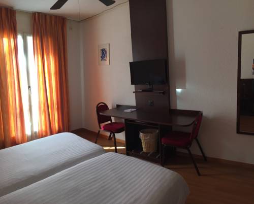 Imagen de la habitación del Hotel Calvy. Foto 6