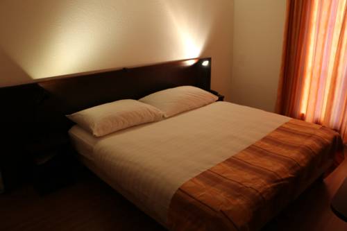 Imagen de la habitación del Hotel Calvy. Foto 8