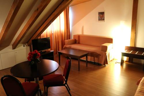 Imagen de la habitación del Hotel Calvy. Foto 10