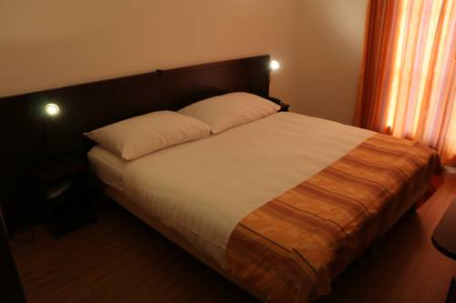 Imagen de la habitación del Hotel Calvy. Foto 11