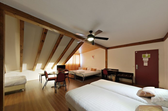 Imagen de la habitación del Hotel Calvy, Ginebra. Foto 6