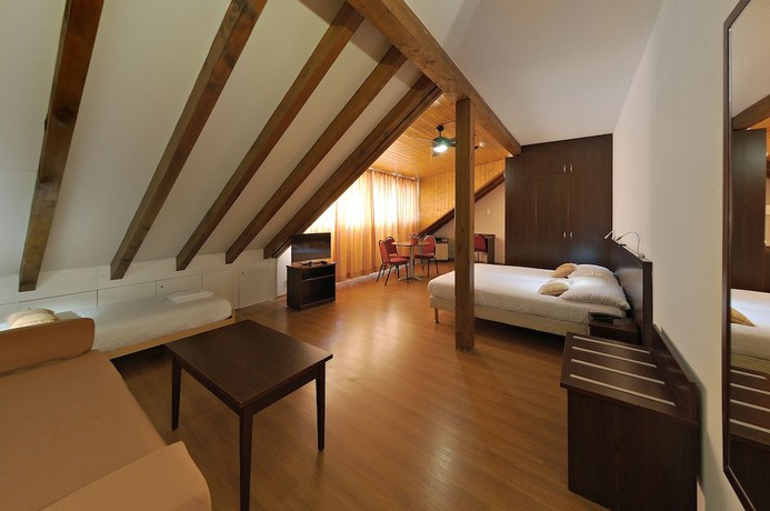 Imagen de la habitación del Hotel Calvy, Ginebra. Foto 10