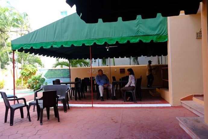 Imagen de los exteriores del Hotel Calypso Beach, Boca Chica. Foto 10