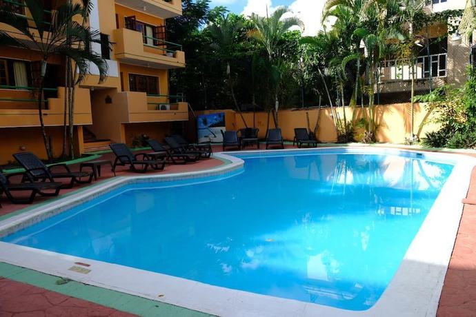 Imagen de la piscina del Hotel Calypso Beach, Boca Chica. Foto 14