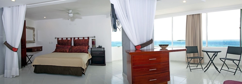 Imagen de la habitación del Hotel Calypso Beach. Foto 13